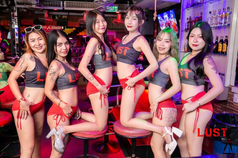 Lust Bar Pattaya Soi 6 in Pattaya